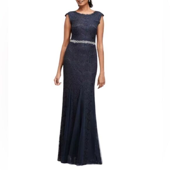 BETSY & ADAM SIZE 14 NAVY BLUE
ALLOVER LACE CAP SLEEVE MAXI FORMAL GOWN - Picture 1 of 13